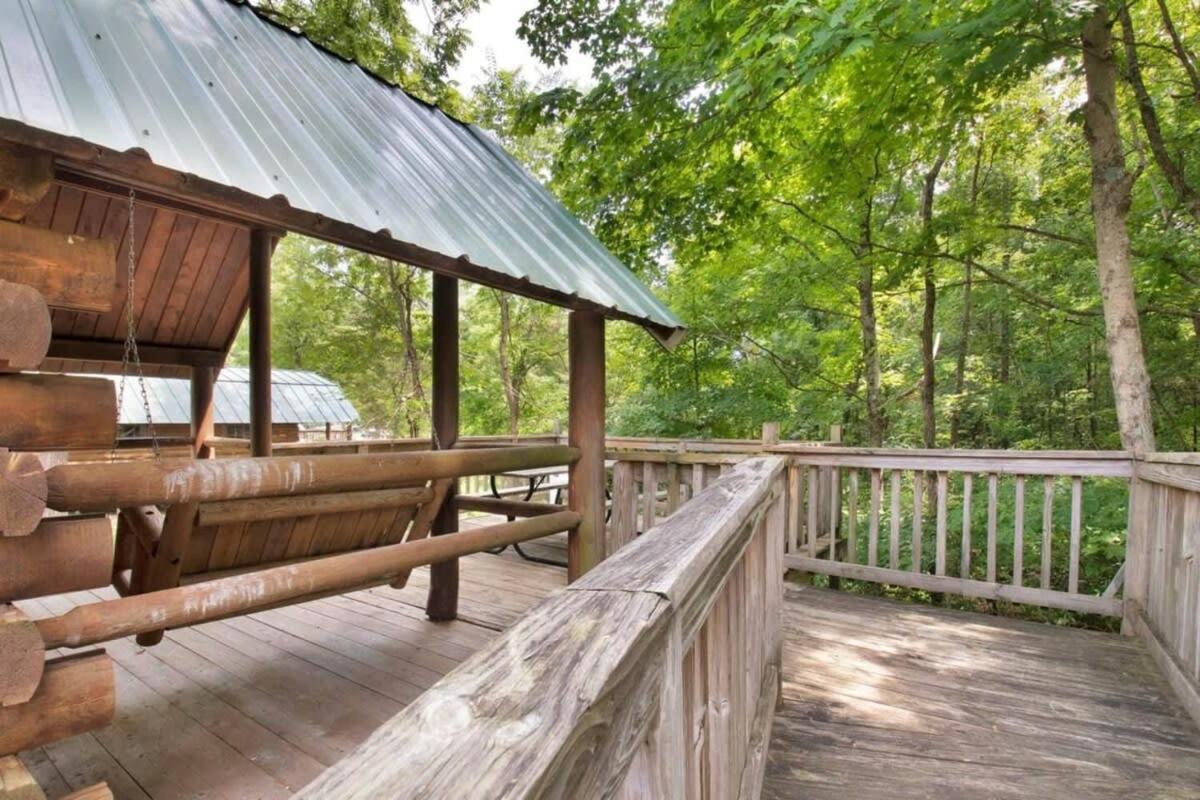Rustic Cabin With Pool Access Bloomington Bagian luar foto