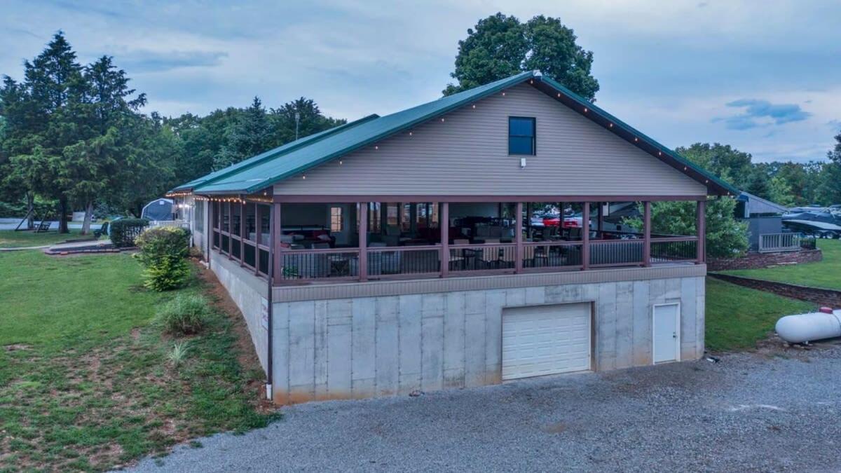 Rustic Cabin With Pool Access Bloomington Bagian luar foto